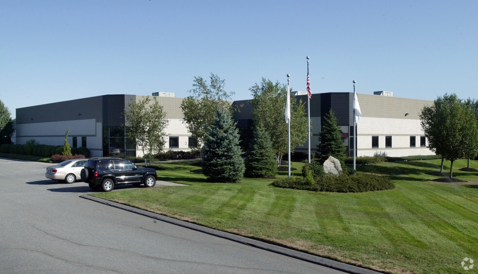 135 Circuit Dr, North Kingstown, RI for lease - Building Photo - Image 2 of 3