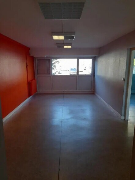 42 Cité Du Daguenet, Angers for lease - Building Photo - Image 3 of 6