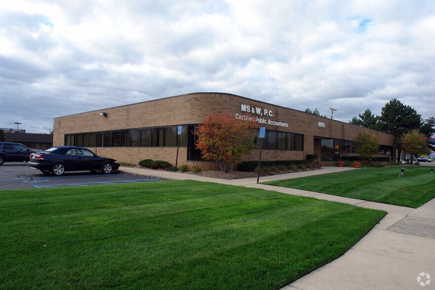 6905 Rochester Rd, Troy, MI for sale - Primary Photo - Image 1 of 1