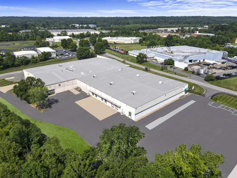 3550 Lee Hill Dr, Fredericksburg, VA for lease - Building Photo - Image 2 of 4