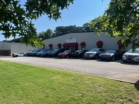 6935 Oak Ridge Commerce Way, Austell GA - Warehouse