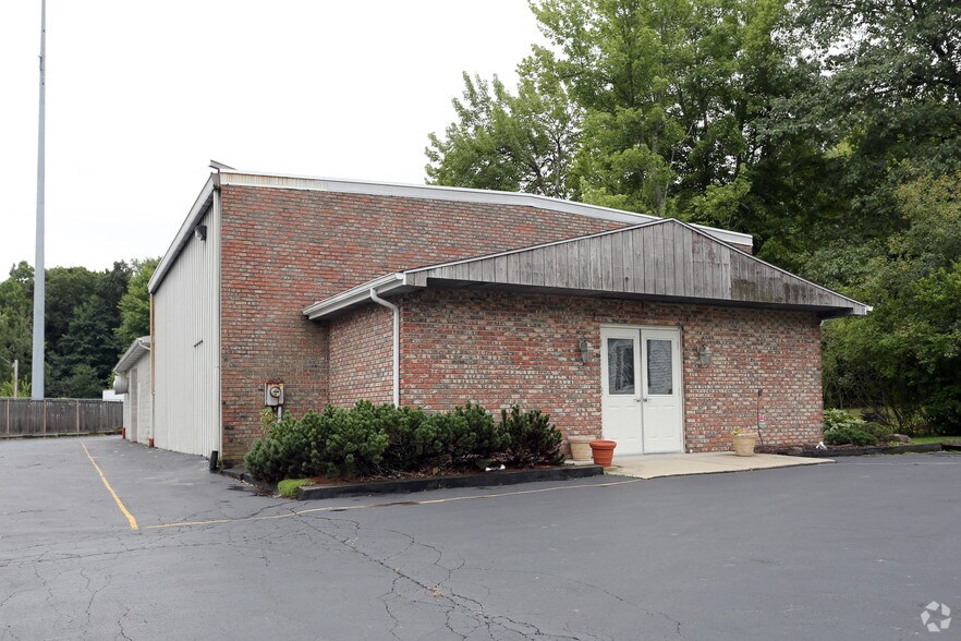 877 E Liberty St, Hubbard, OH for sale - Primary Photo - Image 1 of 1