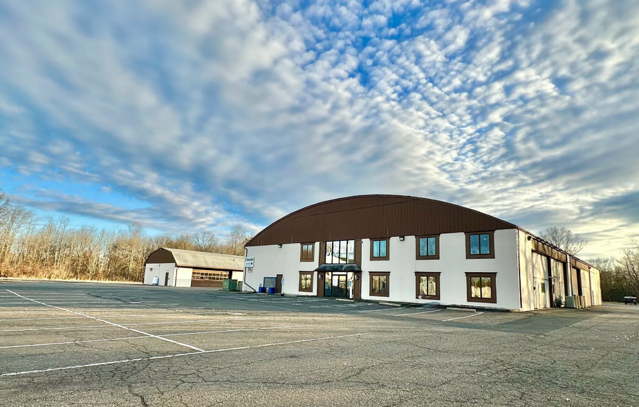 61 Ffyler Pl, Suffield, CT for lease - Building Photo - Image 1 of 1