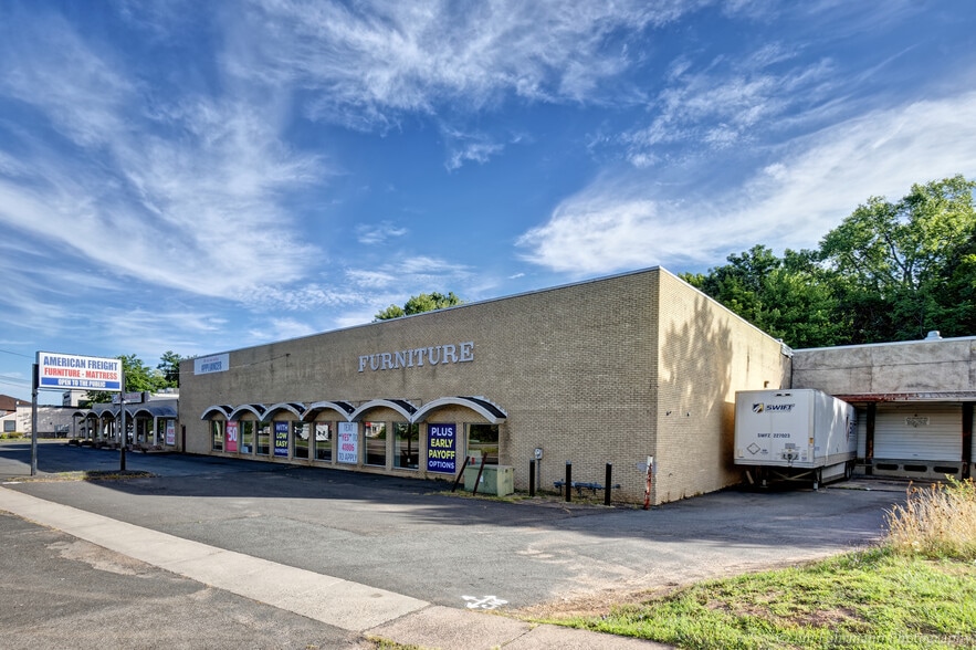 1930 Silas Deane Hwy, Rocky Hill, CT for lease - Building Photo - Image 3 of 36