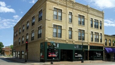 470 N Main St, Oshkosh, WI for sale Primary Photo- Image 1 of 1