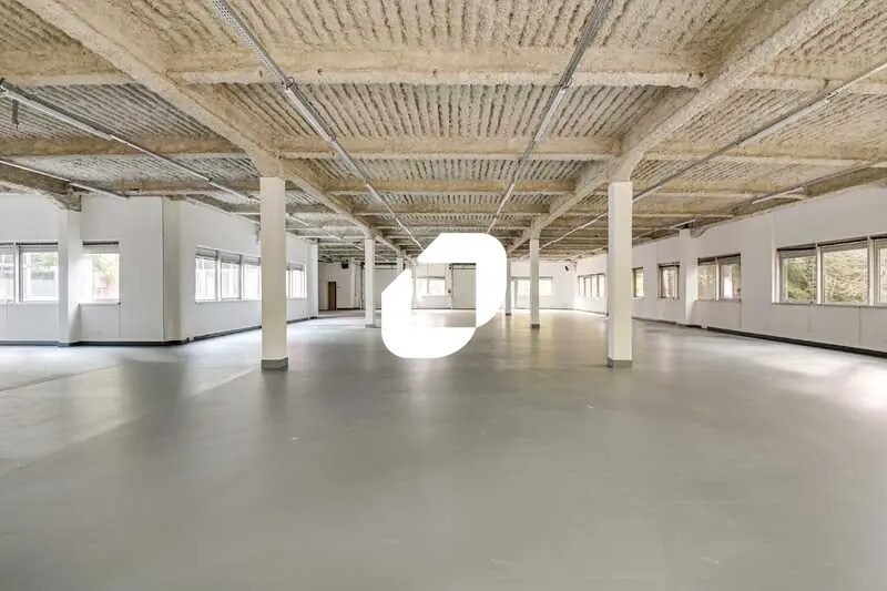 Flex in Les Ulis for lease - Interior Photo - Image 3 of 15