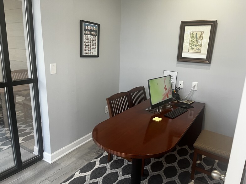 1270 Hendersonville Rd, Asheville, NC for lease - Building Photo - Image 3 of 7