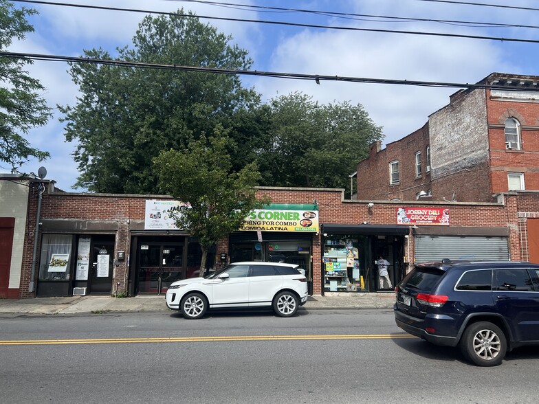 324 S Columbus Ave, Mount Vernon, NY for sale - Building Photo - Image 3 of 6