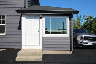 549 Albany Ave, Kingston, NY for lease Interior Photo- Image 2 of 9