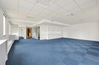 40 Boulevard Henri Sellier, Suresnes for lease Interior Photo- Image 2 of 3