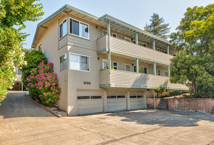 1586 Sir Francis Drake Blvd, San Anselmo, CA for sale - Primary Photo - Image 1 of 1