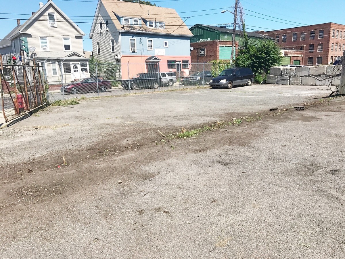 111 Bow St, Everett, MA 02149