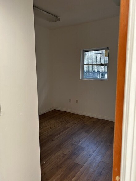 13621A 37th Ave, Flushing, NY for sale - Primary Photo - Image 1 of 1