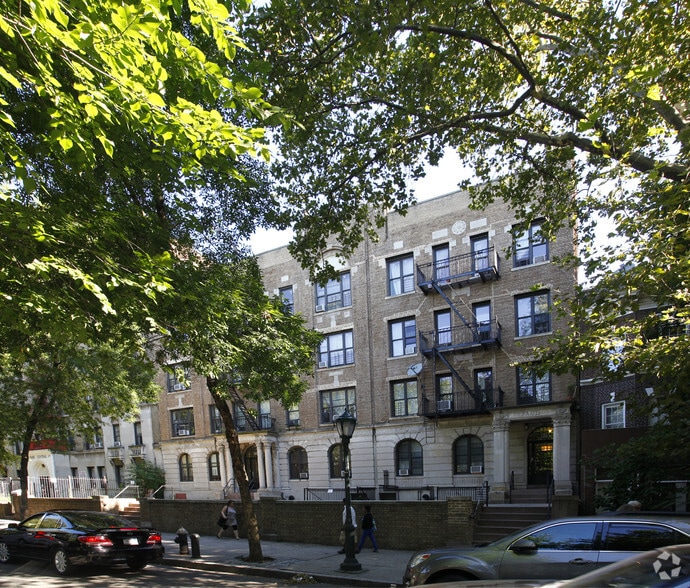 285-291 Eastern Pky, Brooklyn, NY for sale - Primary Photo - Image 1 of 1