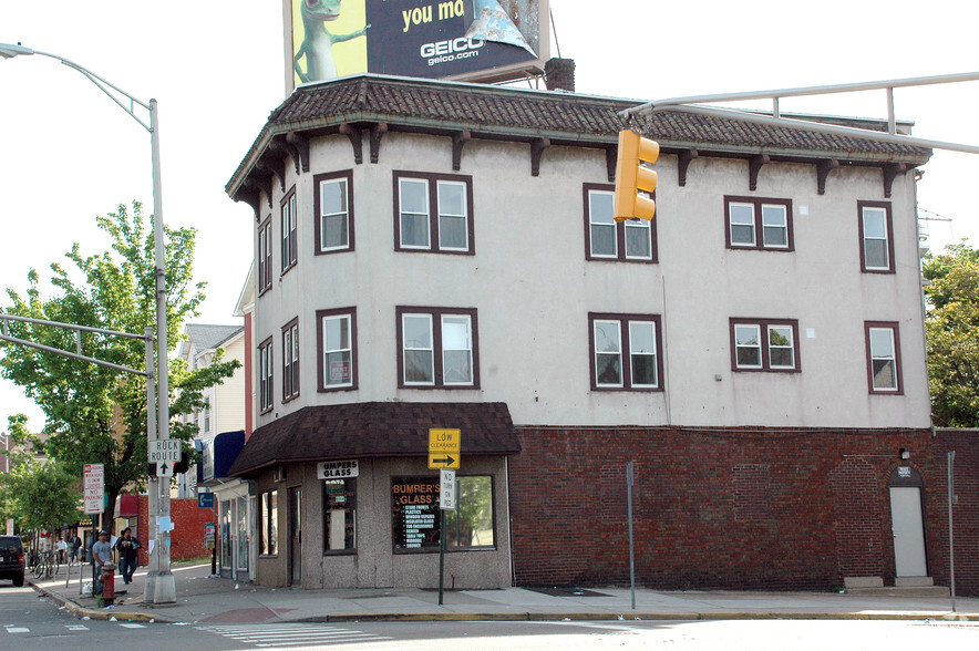 142 French St, New Brunswick, NJ for lease - Building Photo - Image 1 of 4