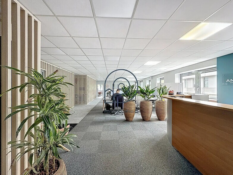 Office in Wasquehal for sale - Lobby - Image 1 of 17