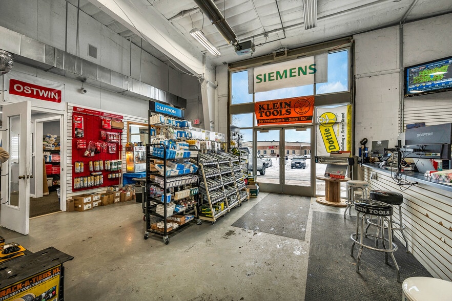 3180 Coronet Way, Green Bay, WI for lease - Building Photo - Image 2 of 27