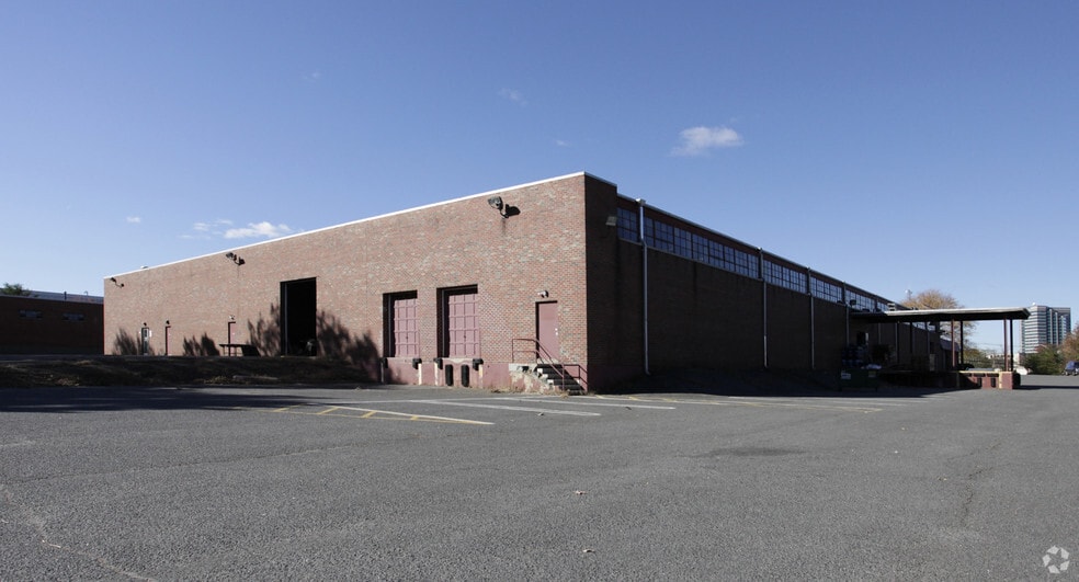 18 Kennedy Blvd, East Brunswick, NJ for lease - Building Photo - Image 3 of 3