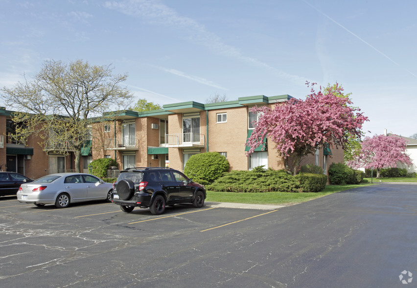 1934 Axtell Rd, Troy, MI for sale - Primary Photo - Image 1 of 1