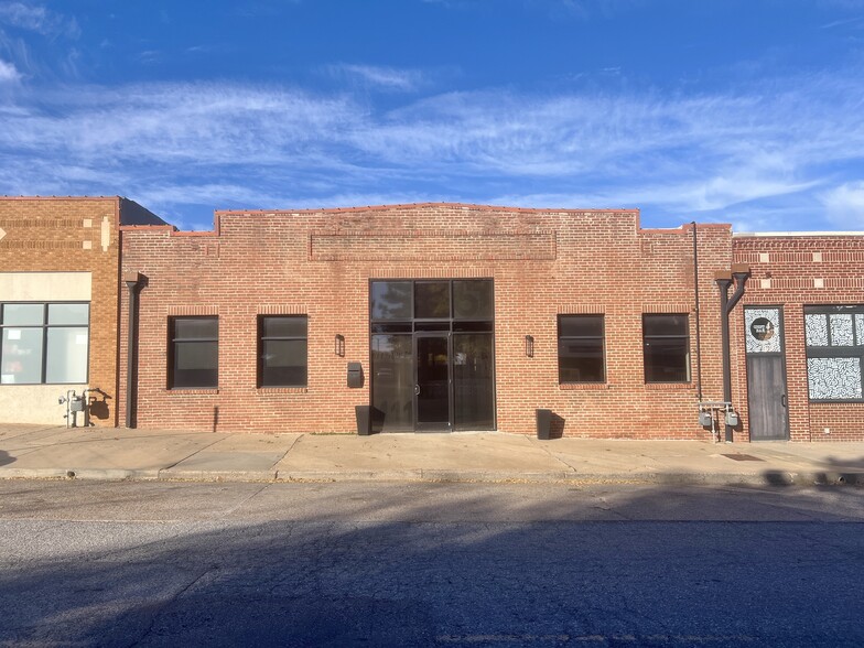 411 NW 7th St, Oklahoma City, OK for lease - Building Photo - Image 1 of 1