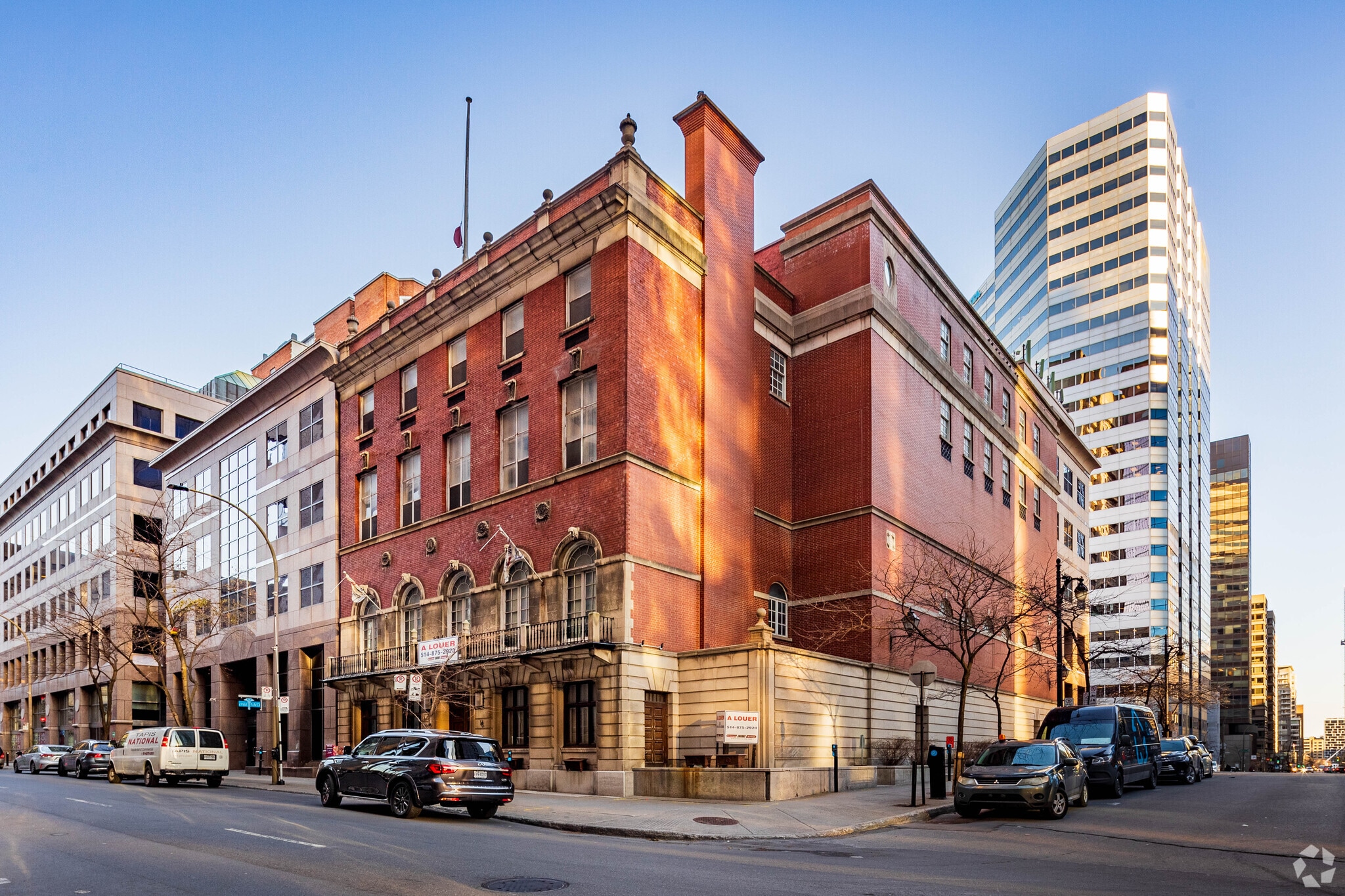 2047 Rue Mansfield, Montréal, QC for sale Primary Photo- Image 1 of 1