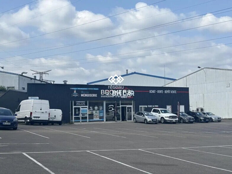 Retail in Besançon for lease - Building Photo - Image 1 of 7