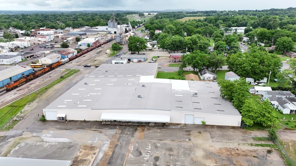 102 S Main St, Mountain Grove, MO for sale - Building Photo - Image 3 of 10