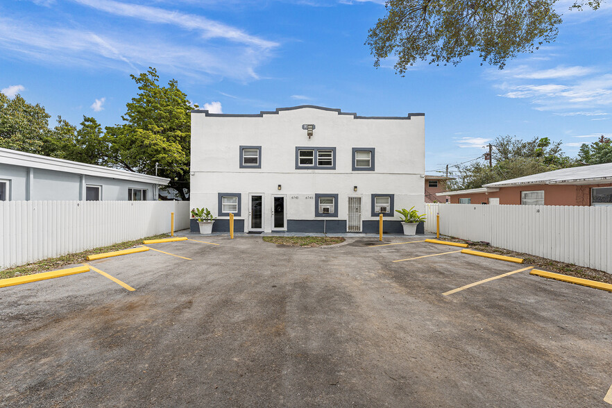 6743 NW 2nd Ct, Miami, FL for sale - Building Photo - Image 2 of 20