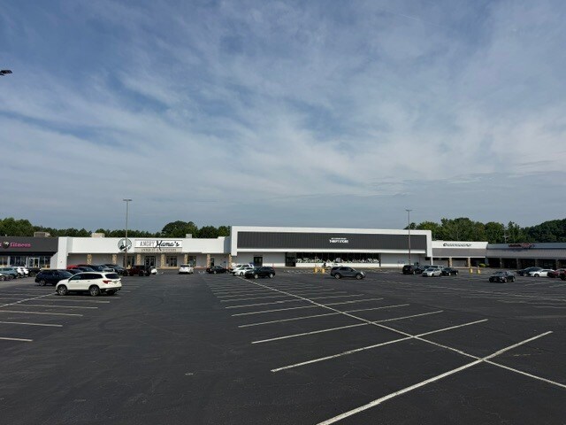700 Atlanta Rd, Cumming, GA for lease - Building Photo - Image 3 of 4