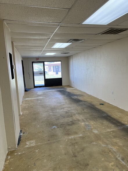 5656 Isabelle Ave, Port Orange, FL for lease - Building Photo - Image 3 of 4