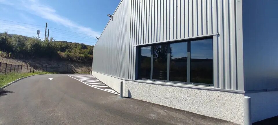 Flex in Vaulx-Milieu for lease - Building Photo - Image 3 of 9