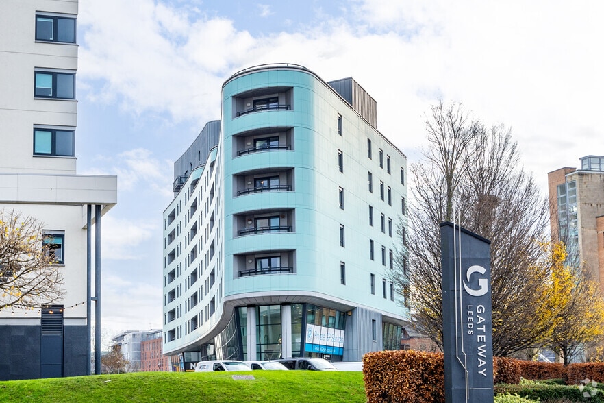 Crown Point Rd, Leeds for sale - Primary Photo - Image 1 of 1