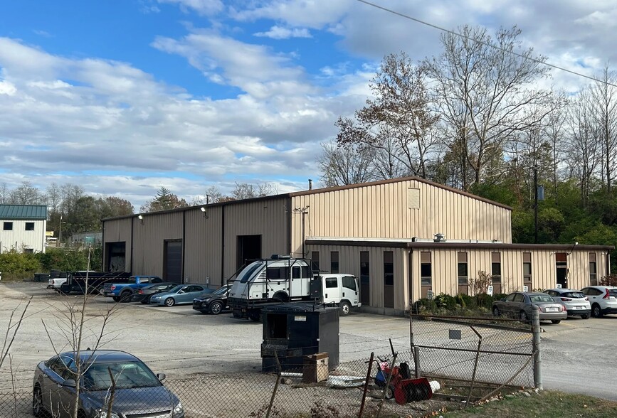 10900 Loveland Madeira Rd, Loveland, OH for lease - Building Photo - Image 2 of 9