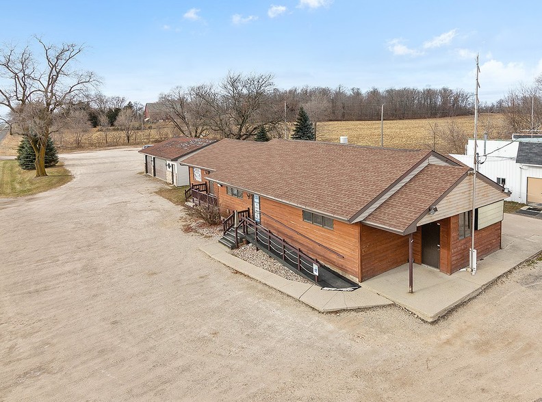 W5204 Faro Springs Rd, Hilbert, WI for sale - Building Photo - Image 1 of 1