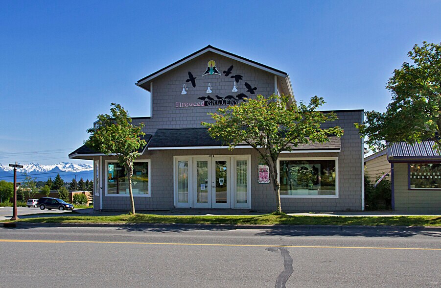 475 E Pioneer Ave, Homer, AK for sale - Primary Photo - Image 1 of 1