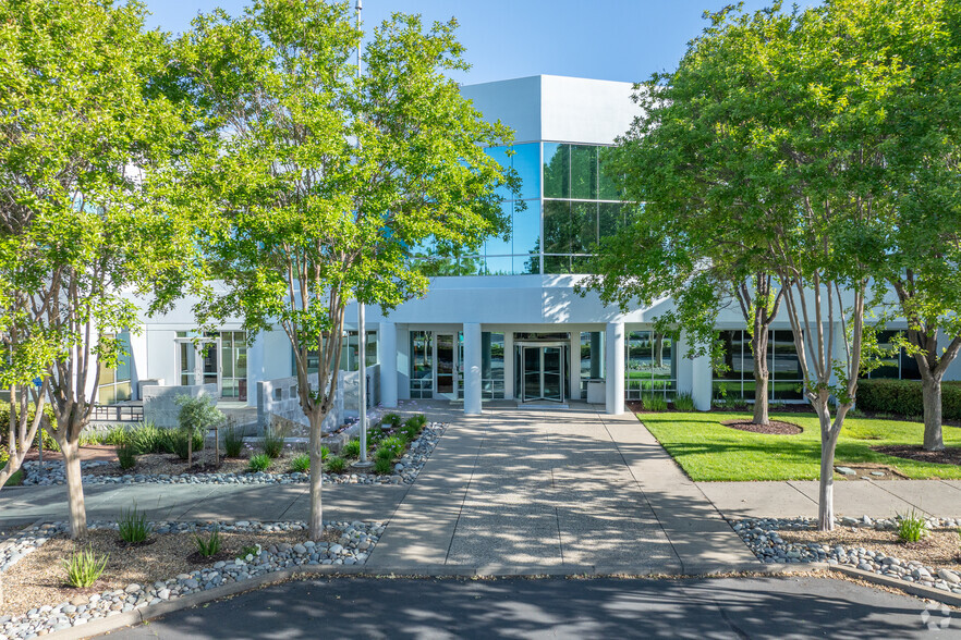 11155 International Dr, Rancho Cordova, CA for lease - Building Photo - Image 3 of 8