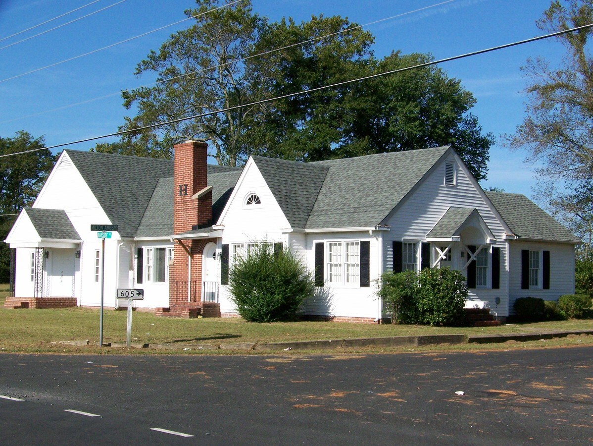 5494 Bayside Rd, Exmore, VA 23350