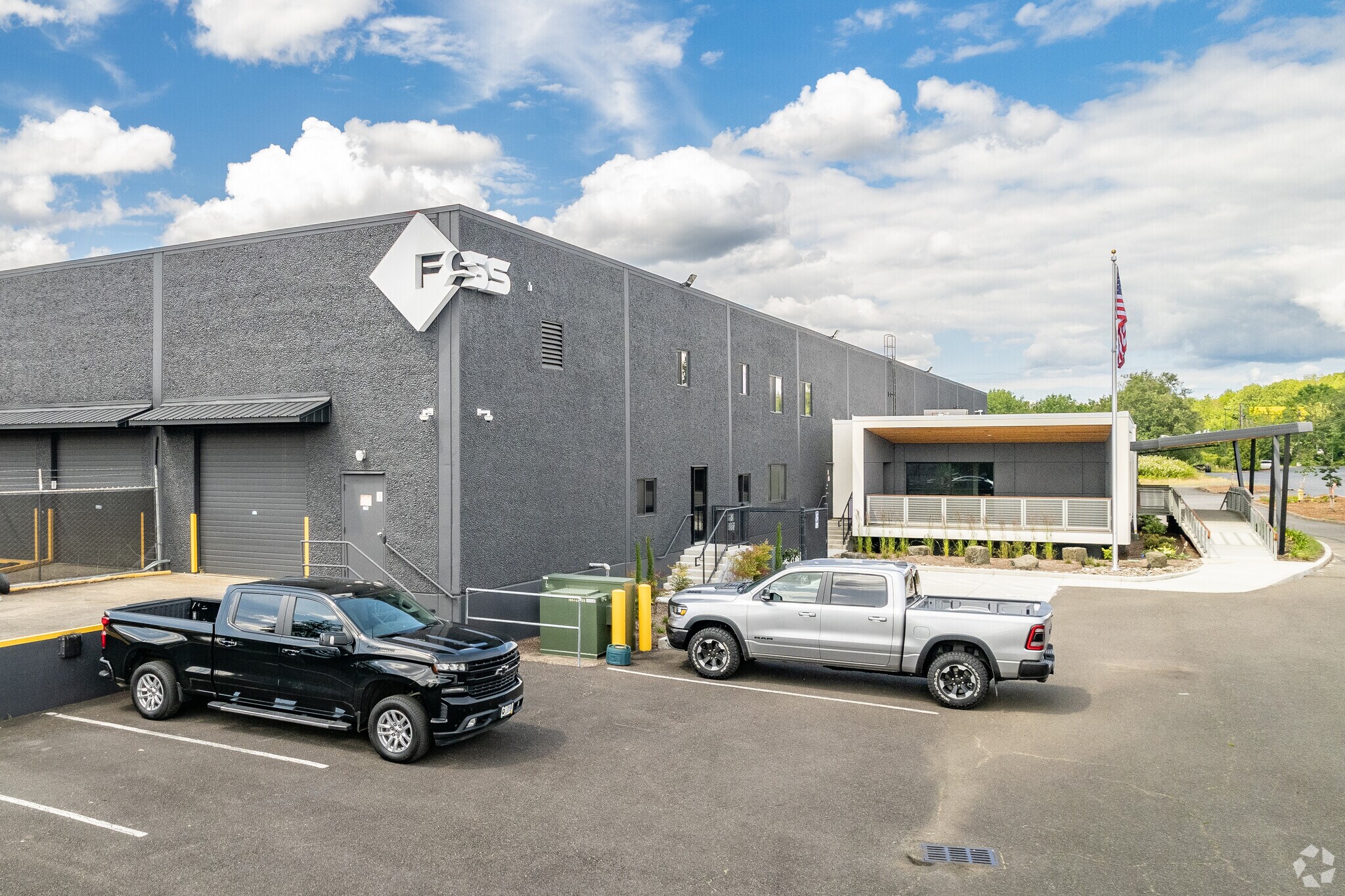 8015 SW Hunziker Rd, Portland, OR for sale Building Photo- Image 1 of 1