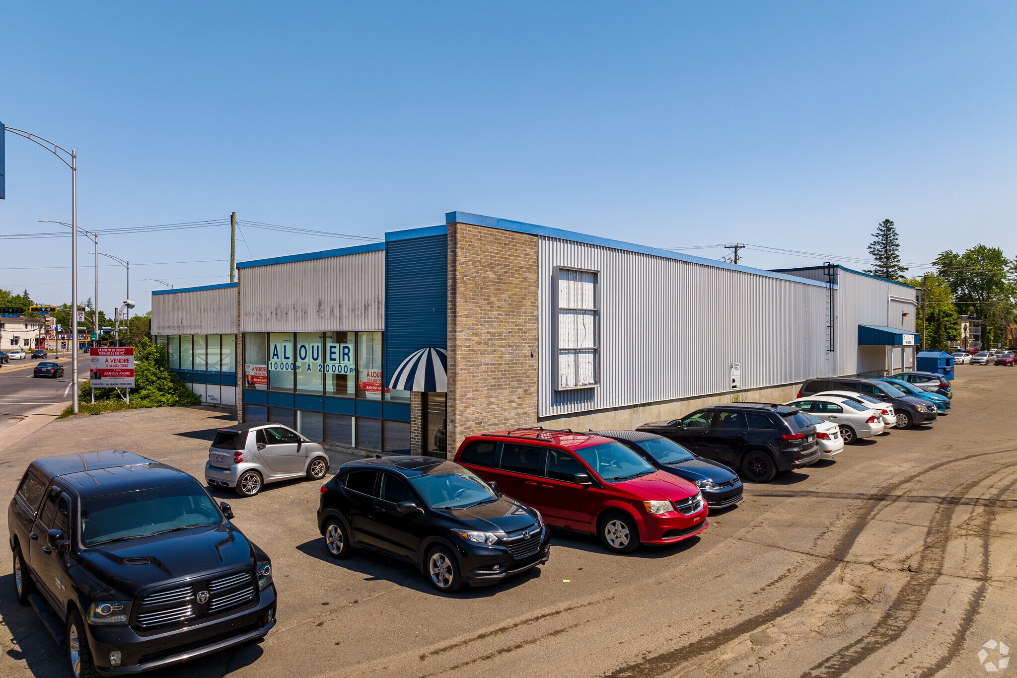 170-200 Arthur-Sauvé, St-Eustache, QC for sale Primary Photo- Image 1 of 1