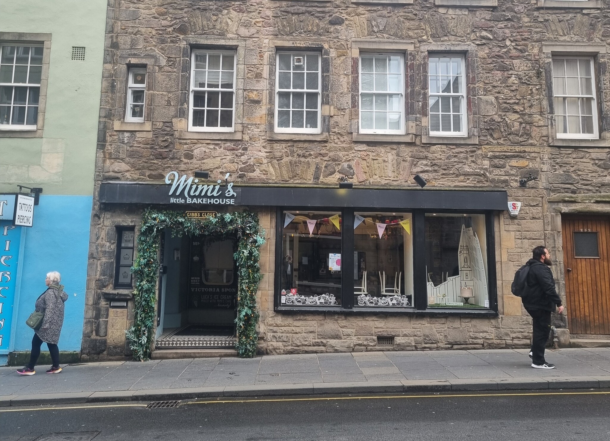 250 Canongate, Edinburgh for sale Primary Photo- Image 1 of 1