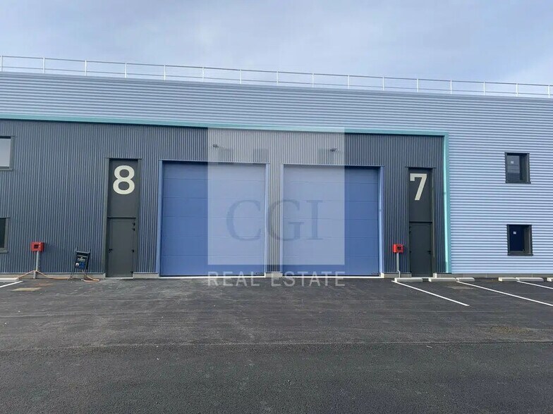 Flex in Saint-Vulbas for lease - Building Photo - Image 3 of 18
