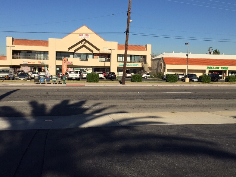 9409-9425 Telegraph Rd, Pico Rivera, CA for lease - Building Photo - Image 2 of 2