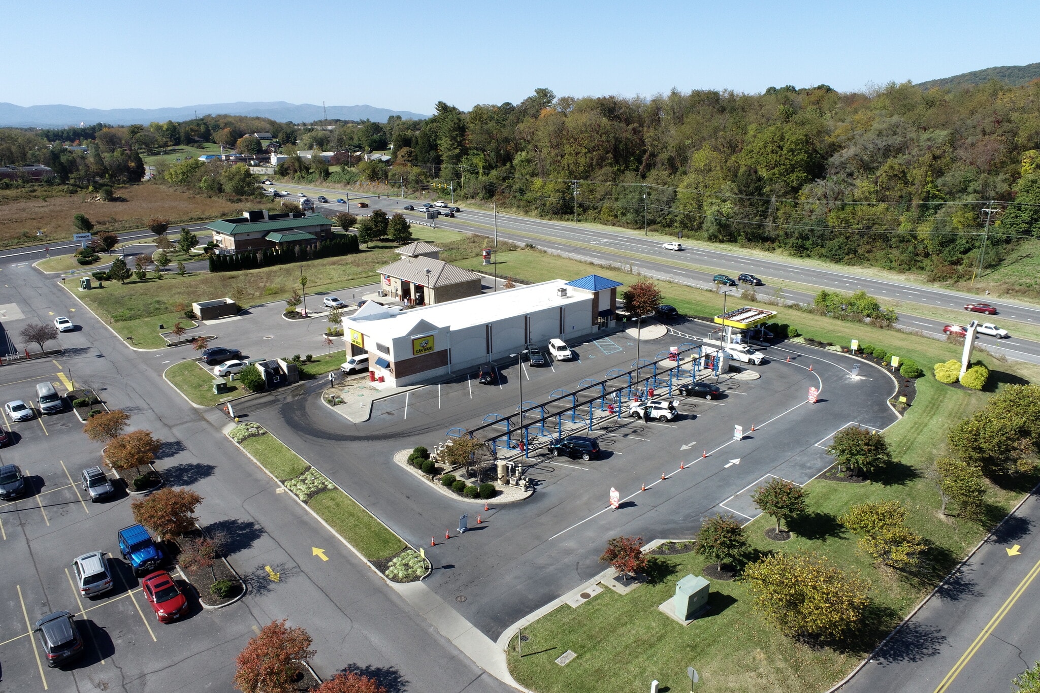 4035 Challenger Ave NE, Roanoke, VA 24012 Zips Car Wash