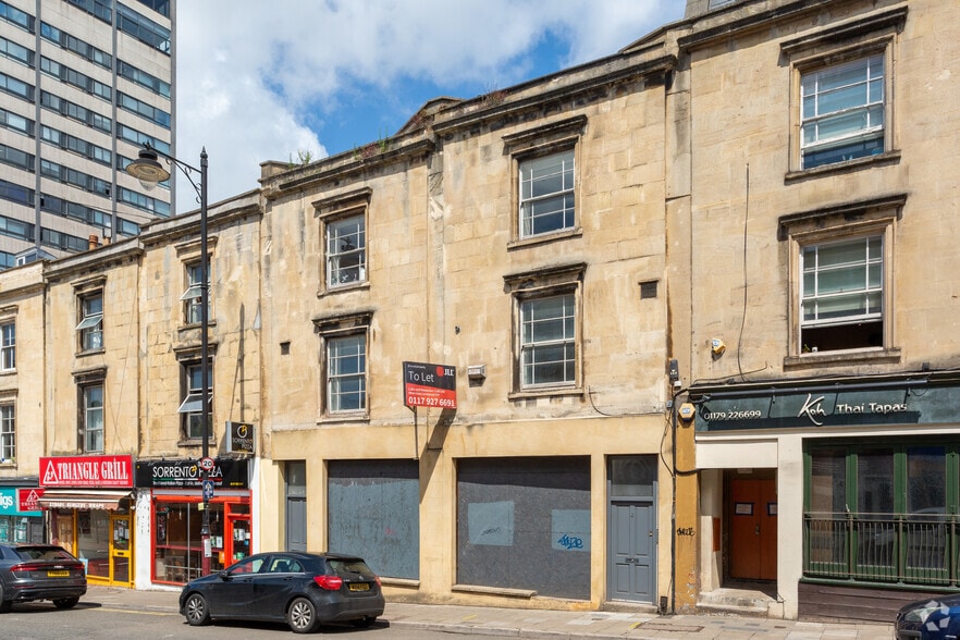 5-6 Triangle, Bristol for sale - Primary Photo - Image 1 of 1