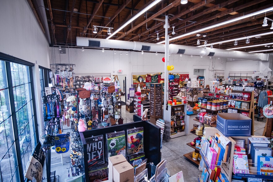 208 Acme St, Marietta, OH for lease - Interior Photo - Image 3 of 9