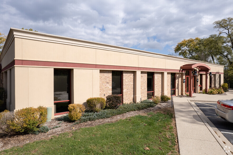 777 Lake Zurich Rd, Barrington, IL for lease - Building Photo - Image 3 of 13