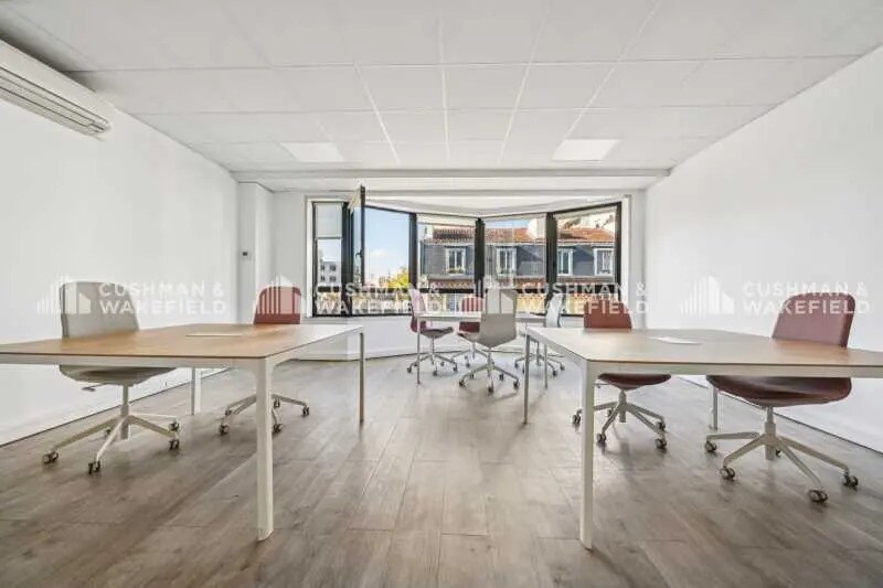 Office in Boulogne-Billancourt for lease - Building Photo - Image 1 of 10