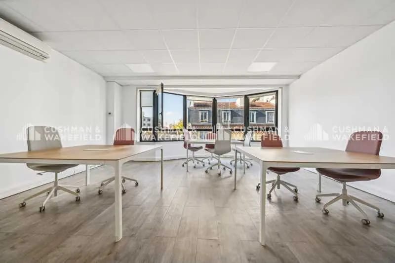 Office in Boulogne-Billancourt for lease Building Photo- Image 1 of 11