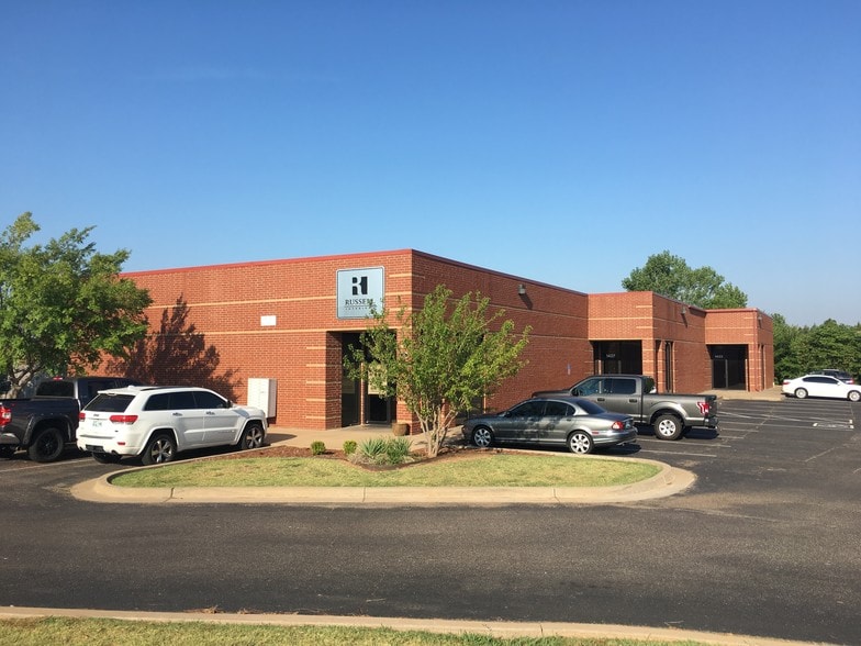 1427 Fretz Dr, Edmond, OK for lease - Primary Photo - Image 2 of 19