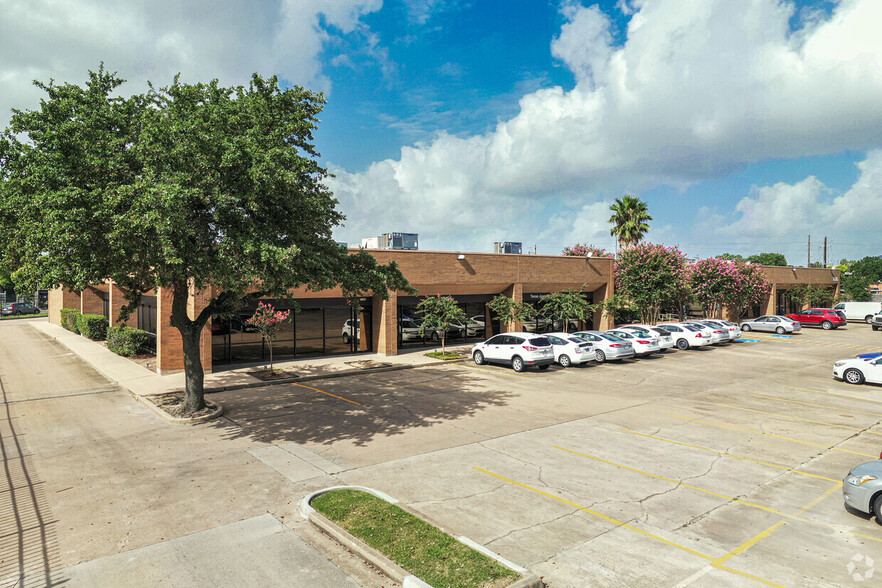 10161-10175 Harwin Dr, Houston, TX for lease - Building Photo - Image 1 of 10